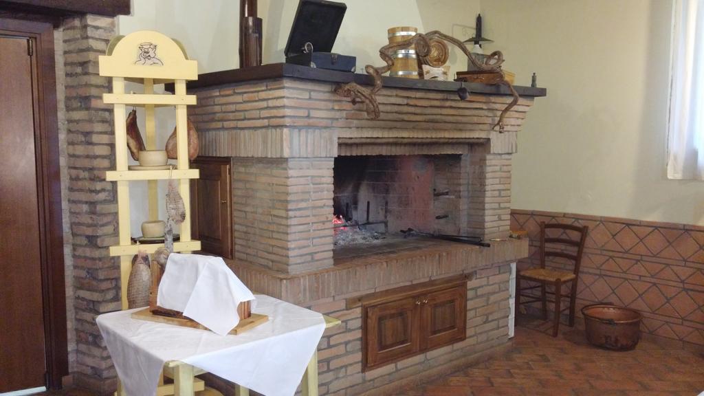 Societa Agricola F.Lli Angelucci Villa Cannara Eksteriør billede