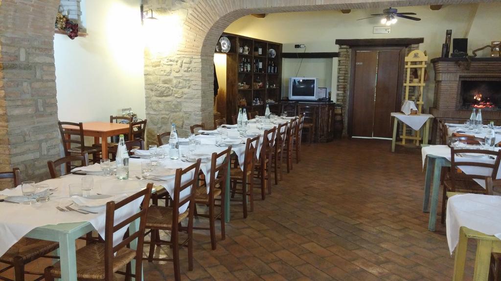 Societa Agricola F.Lli Angelucci Villa Cannara Eksteriør billede