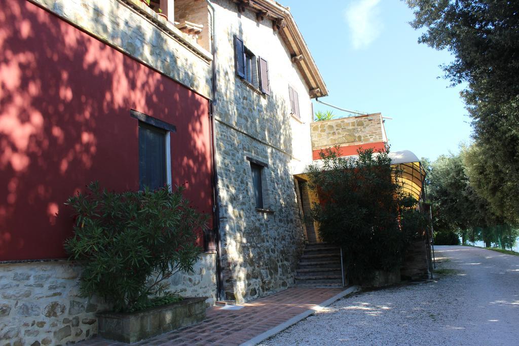 Societa Agricola F.Lli Angelucci Villa Cannara Eksteriør billede